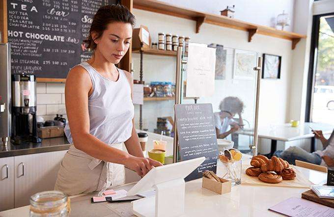 Cash recycle solutions Person in a small business